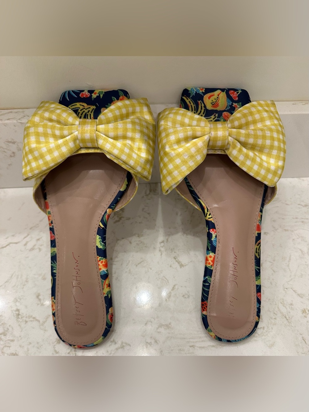 Betsey Johnson Skyee Gingham Bow Fruit Slide Sandals 7.5 - Picture 4 of 8